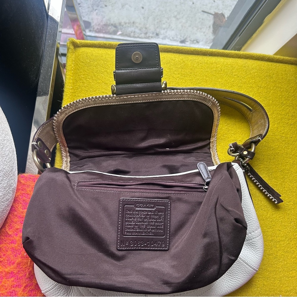 G063-10479 Coach SoHo White Pebbled Leather Whipstitch Soho Flap Bag - Picture 12 of 12